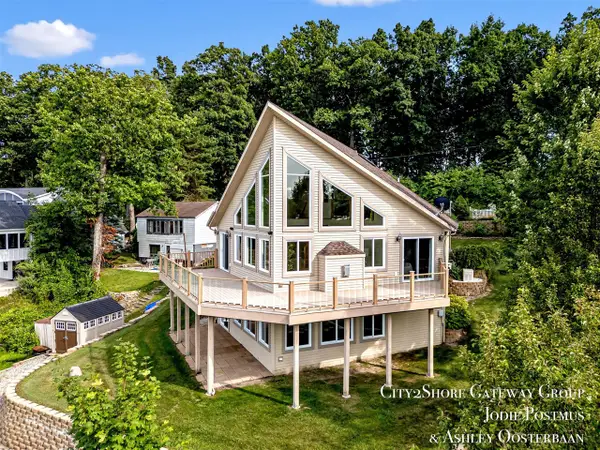 11725 Wabasis Lake, Greenville, MI 48838