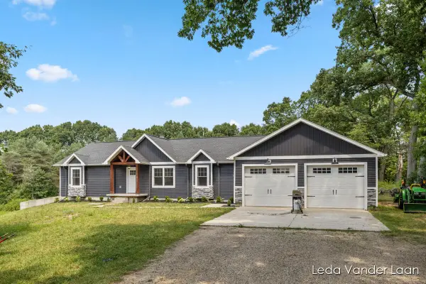 7385 14 Mile, Rockford, MI 49341