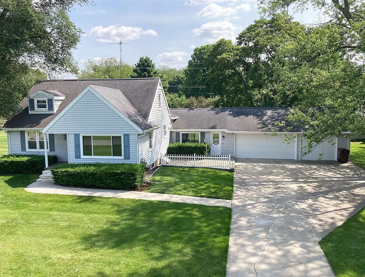 503 W Gilson, Edmore, MI 48829 - #1