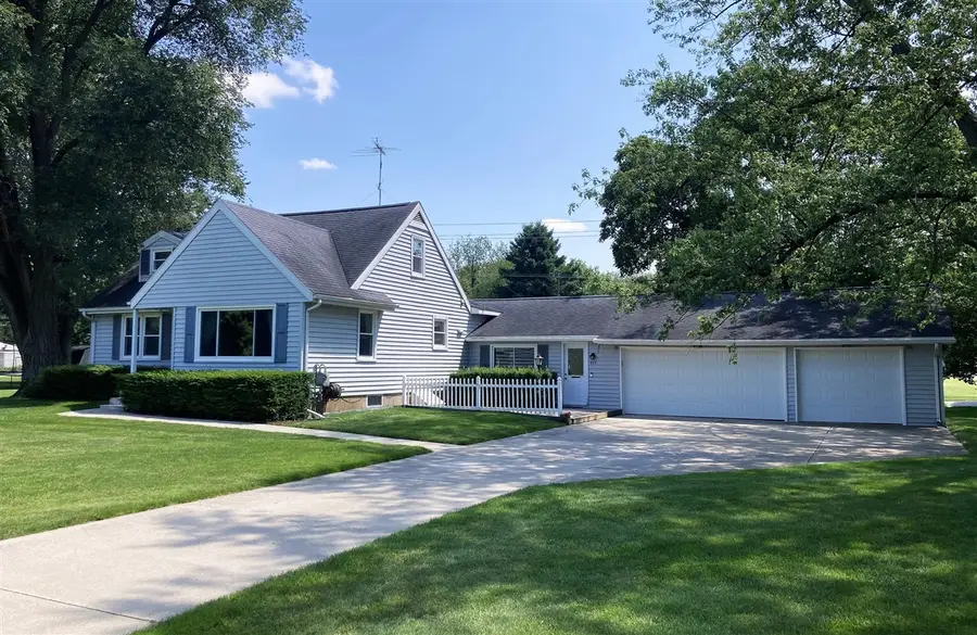 503 W Gilson, Edmore, MI 48829 - #3