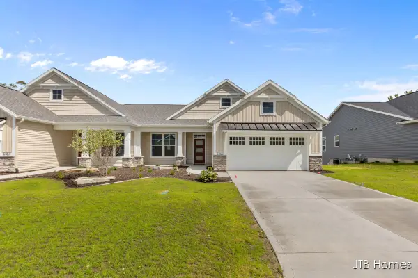 5460 Albright #47, Grandville, MI 49418