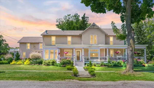 461 Fifth, Manistee, MI 49660