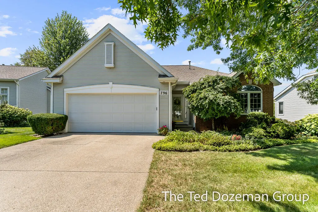 796 Holly Creek, Holland, MI 49423 - Image #1