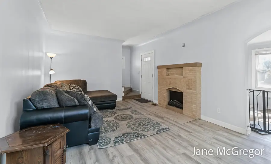 3305 Peck, Muskegon, MI 49444 - #3