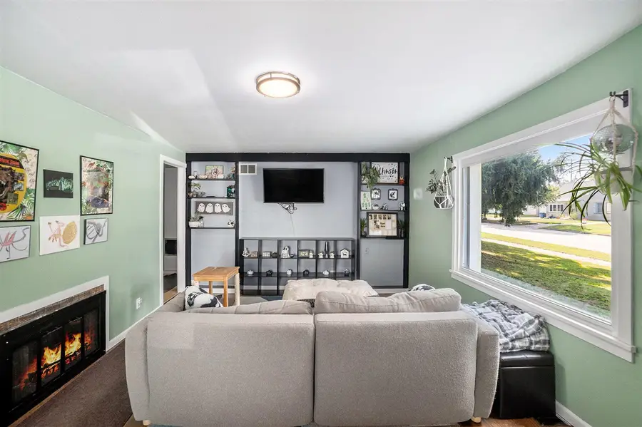 347 E Pine, Fremont, MI 49412 - Image #3