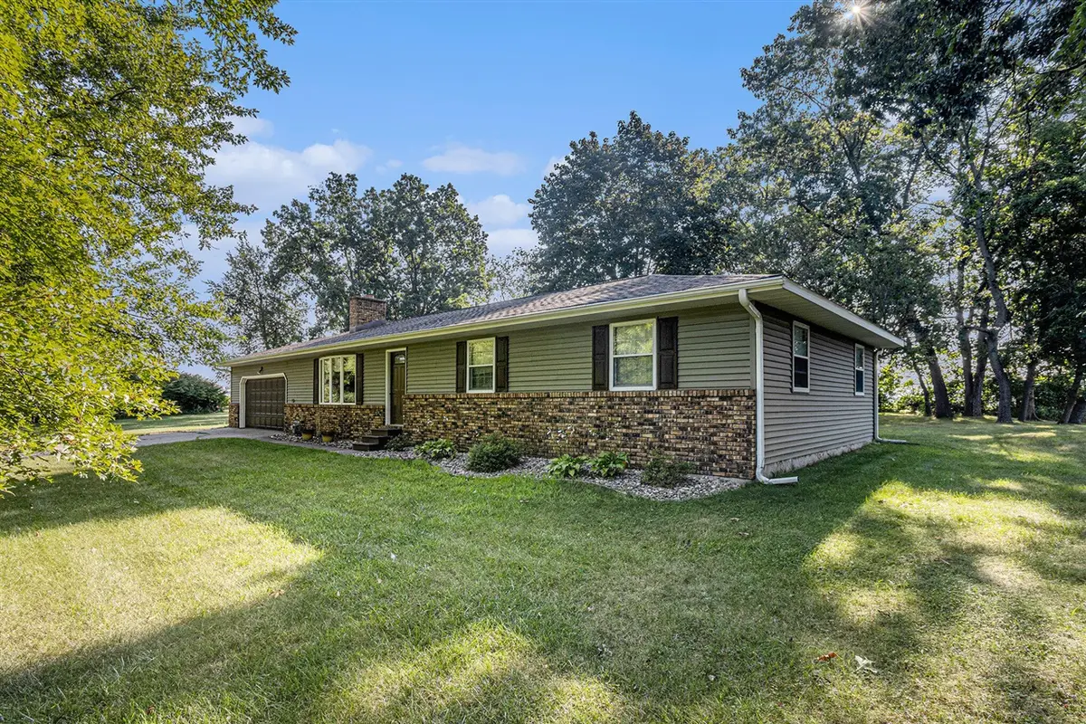 70233 Carolyn, Sturgis, MI 49091 - Image #1