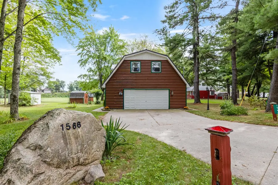 1566 E James, White Cloud, MI 49349 - Image #2
