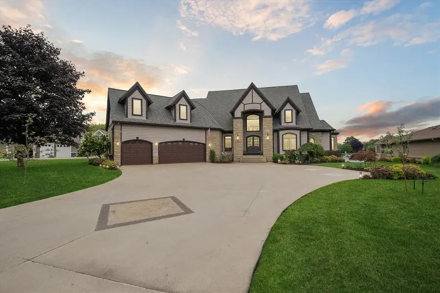 4349 Island View, Fenton, MI 48430 - Image #2