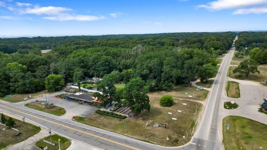 6821 124th, Fennville, MI 49408 - Image #2