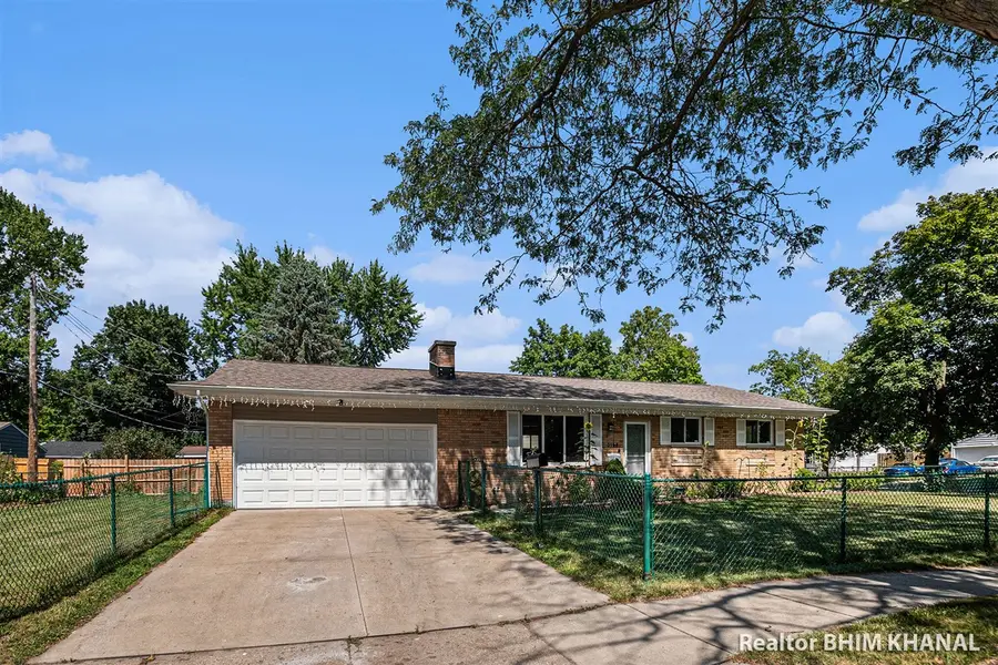 3100 Glenbrook, Lansing, MI 48911 - #3