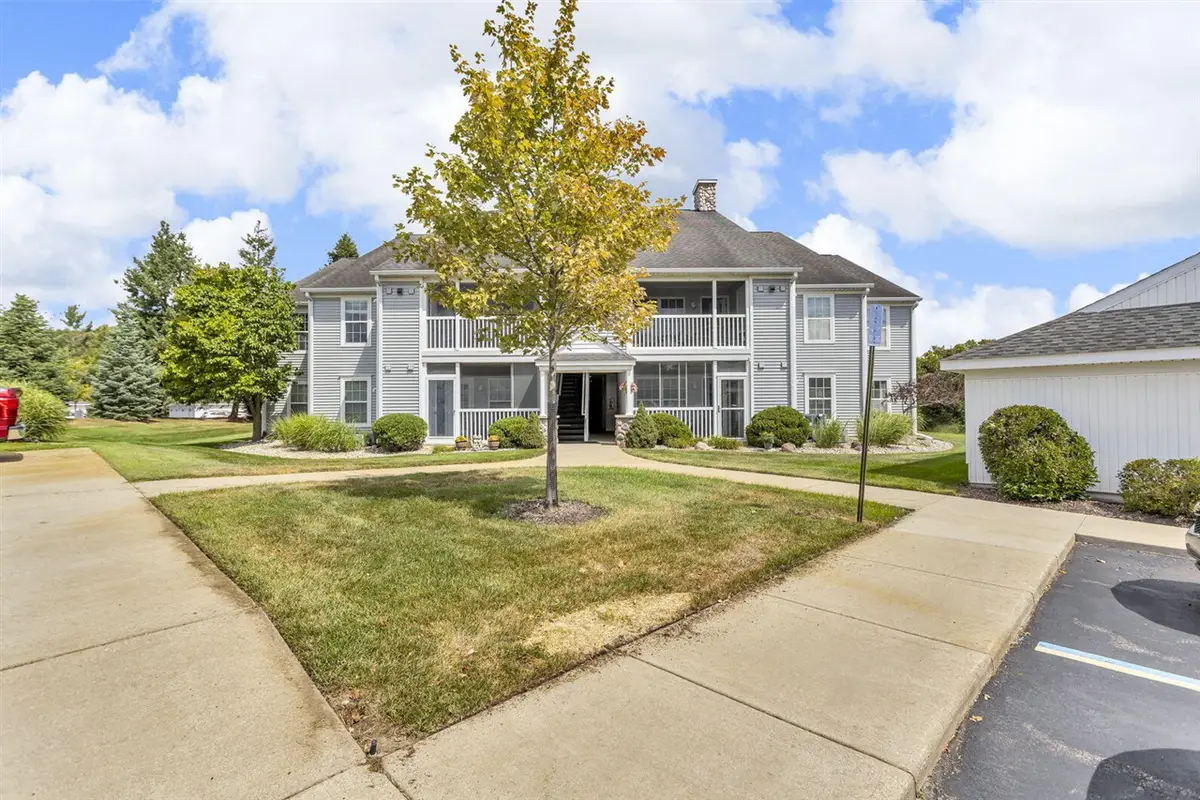 745 W Barrington, Jackson, MI 49203 - #1