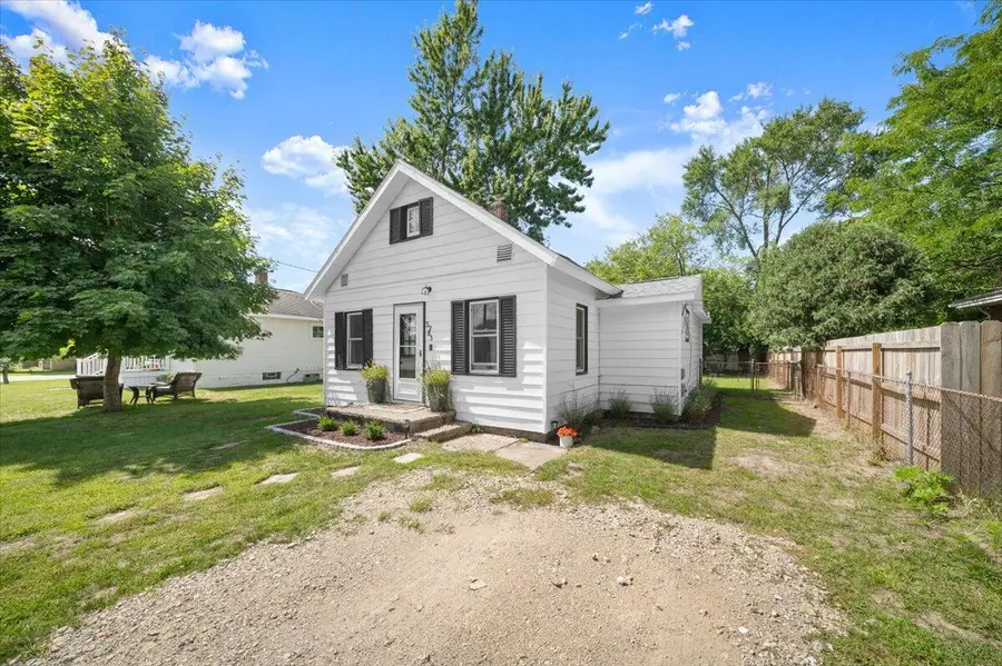 3283 Mccracken, Norton Shores, MI 49441 - #2