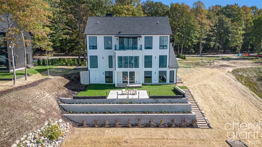 2576 Lakeshore, Fennville, MI 49408 - #2