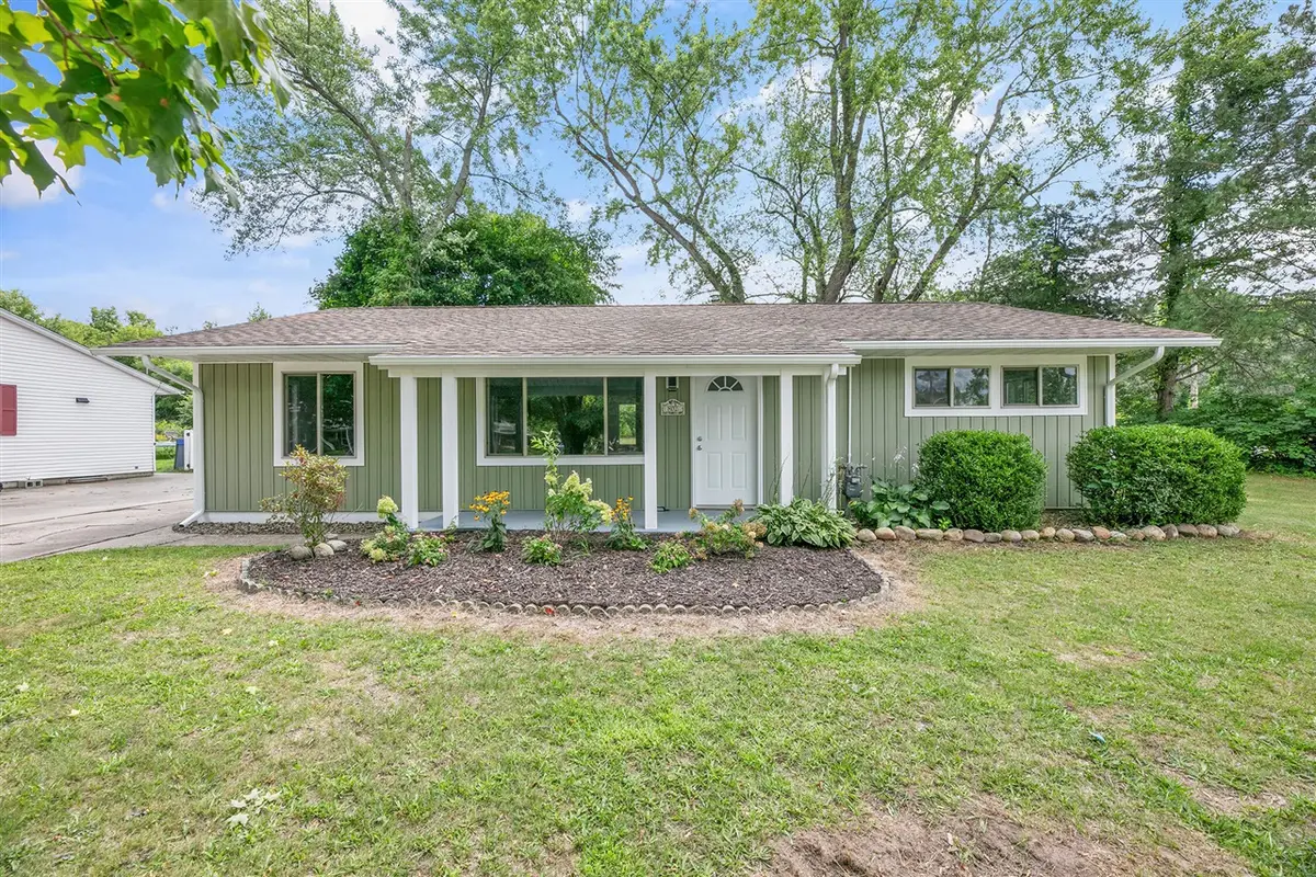 802 Carrol, Buchanan, MI 49107 - #1