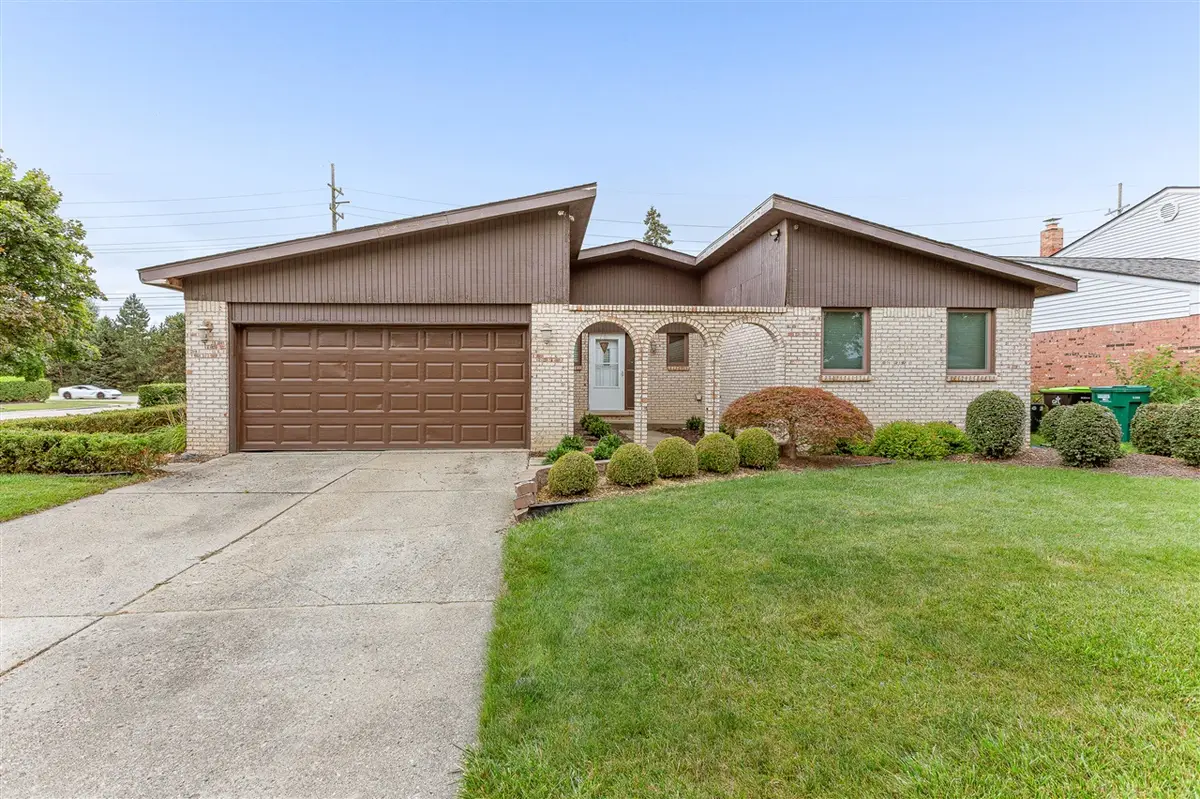 47315 Royal, Macomb, MI 48044 - Image #1