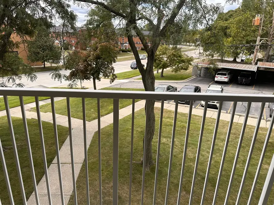 4921 N Crooks #N-10, Royal Oak, MI 48073 - Image #2