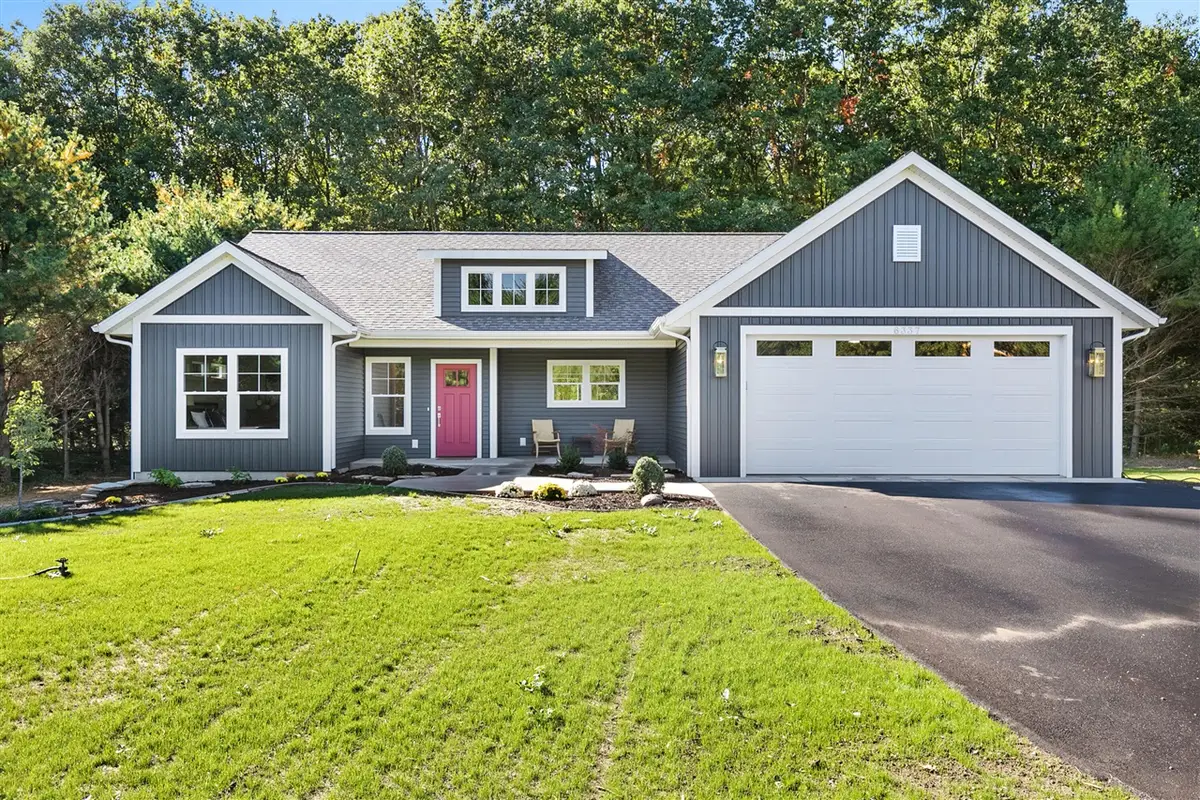 124 Toby, Sparta, MI 49345 - #1