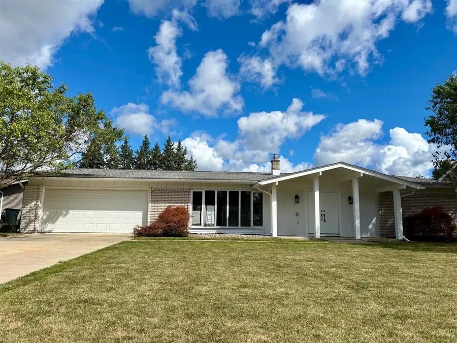 4655 Ashburton, Sterling Heights, MI 48310 - #2