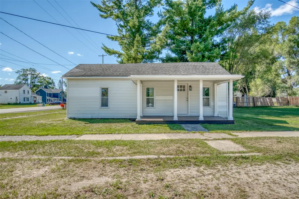 116 E 8th, Evart, MI 49631 - #1