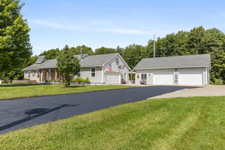 10430 Alaska, Caledonia, MI 49316 - Image #2