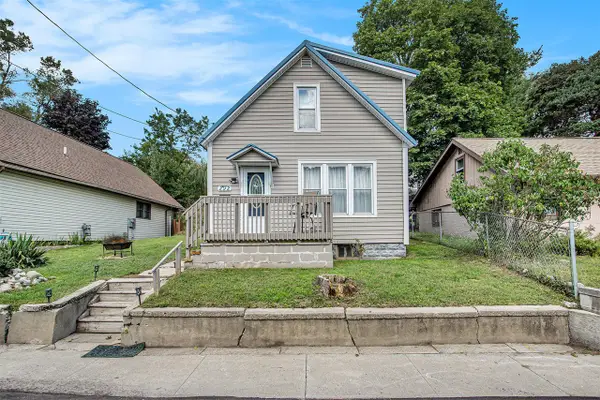 292 6th, Manistee, MI 49660