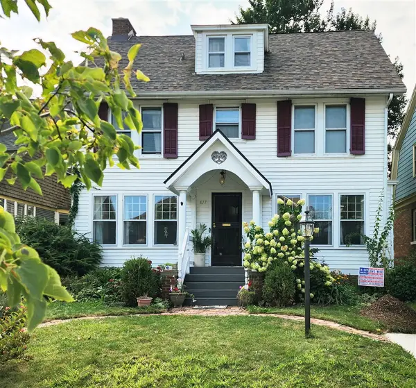 877 Burlingame, Detroit, MI 48202