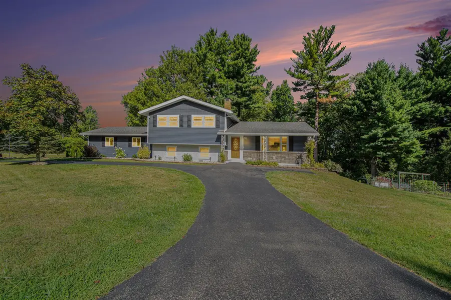 1520 Lamphere, Hillsdale, MI 49242 - #2