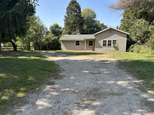 4790 S Greenville, Greenville, MI 48838