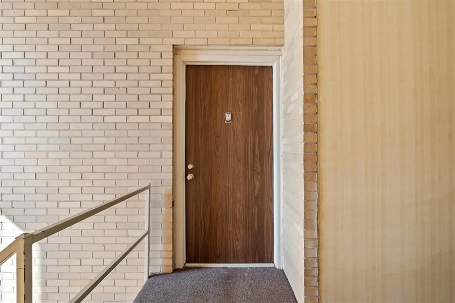 4921 Crooks Road #M-10, Royal Oak, MI 48073 - Image #2