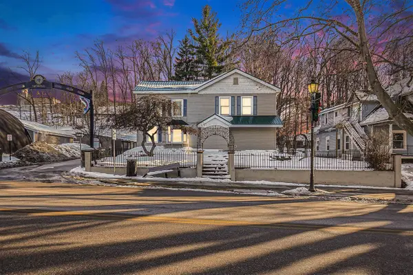 86 W State, Newaygo, MI 49337