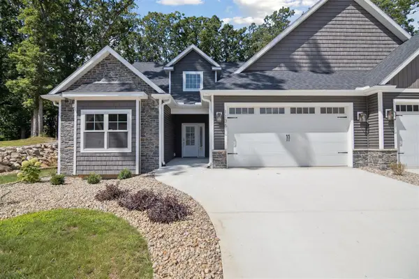 1136 Lochaven, Hillsdale, MI 49242