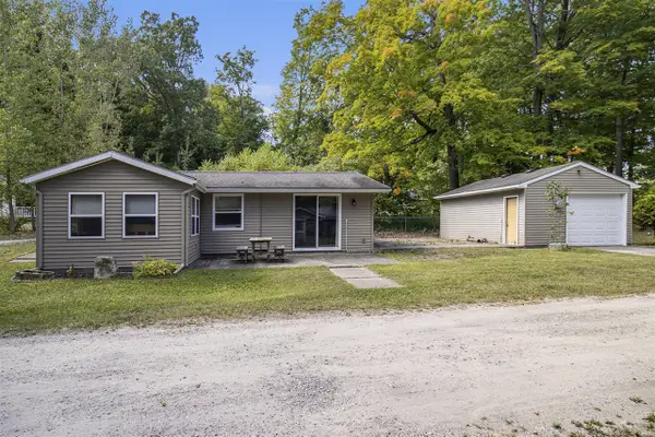 4488 S Oak, Fremont, MI 49412