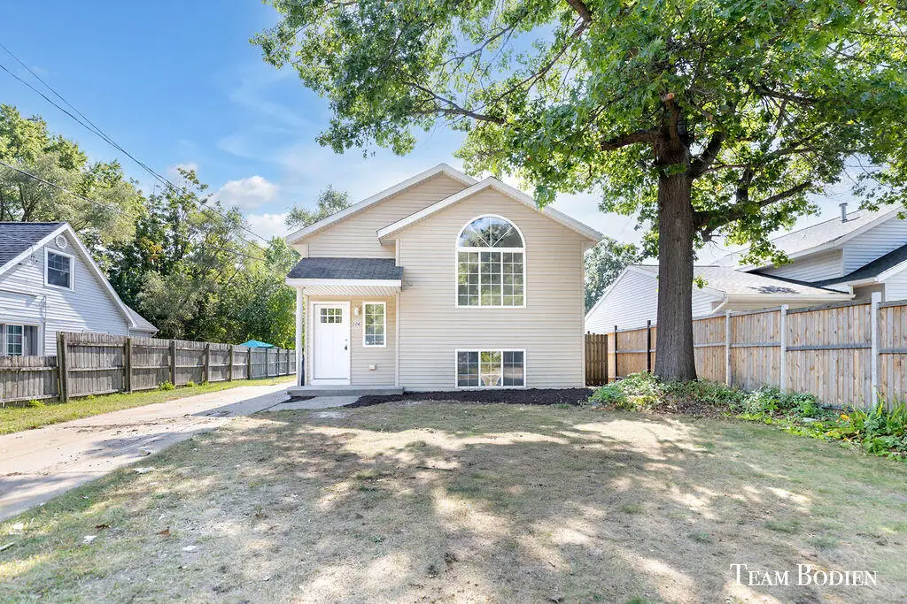 206 Nancy, Kentwood, MI 49548 - Image #1