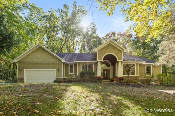 1290 Cramton, Ada, MI 49301