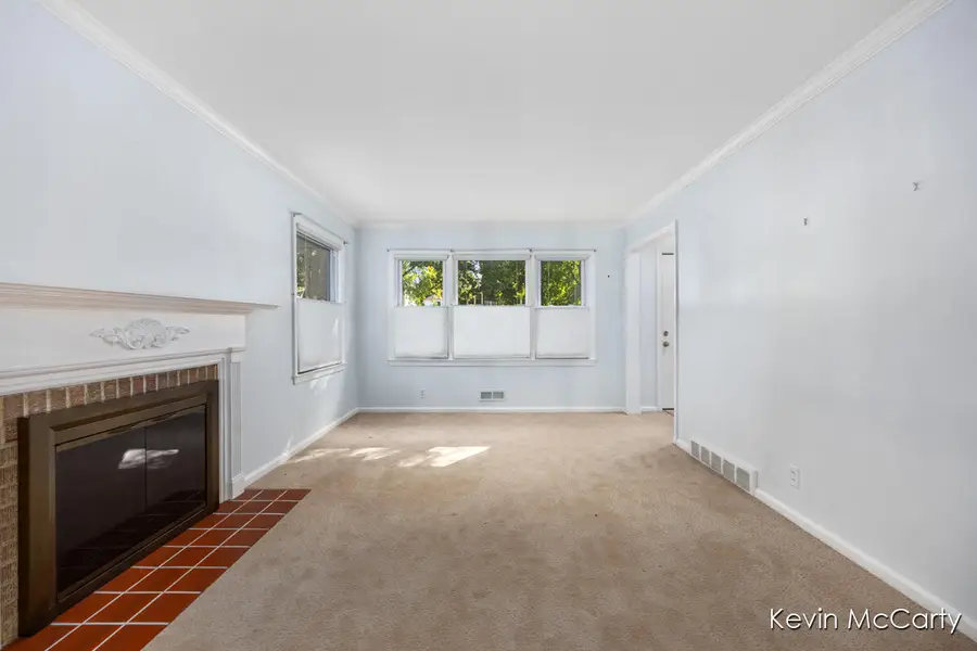 1043 Floral, East Grand Rapids, MI 49506 - Image #2