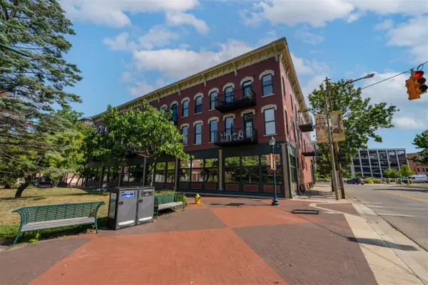 222 N Kalamazoo #320, Kalamazoo, MI 49007