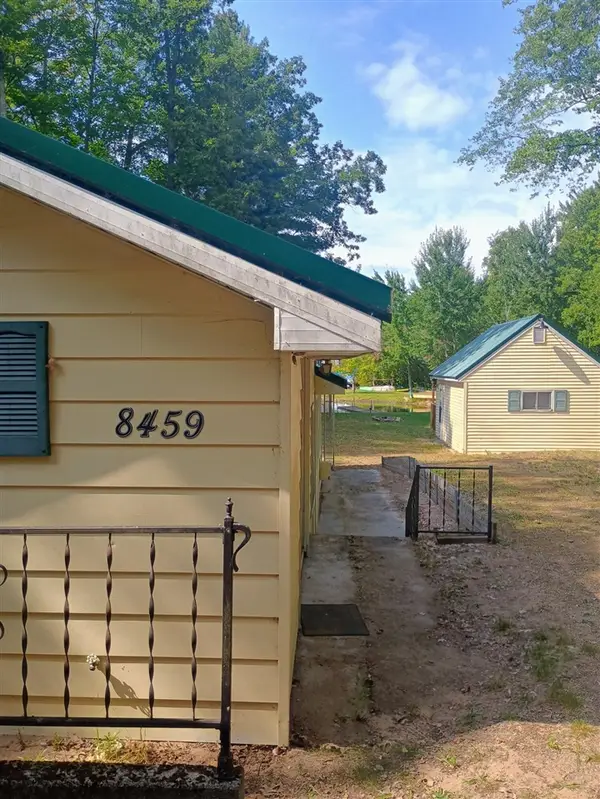 8459 N Lake Shore, Bitely, MI 49309