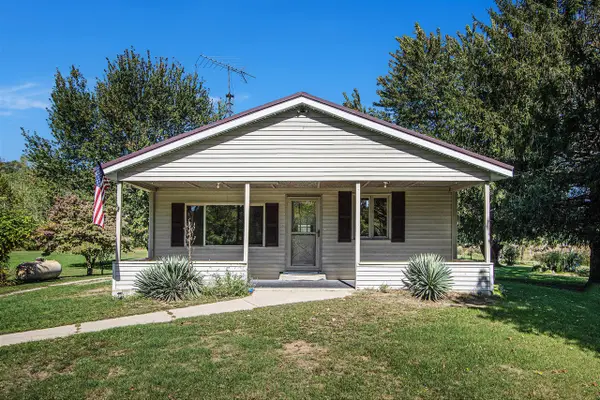 52466 28th, Bangor, MI 49013