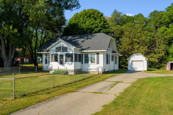 736 S Grove, Delton, MI 49046