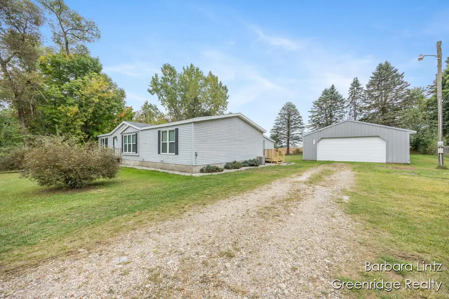 988 124th, Shelbyville, MI 49344 - Image #3