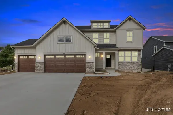 1060 N Washington, Lowell, MI 49331