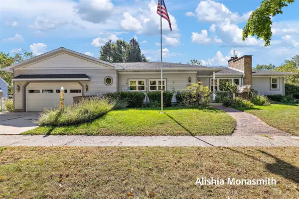 1104 Woodlawn, Grand Haven, MI 49417