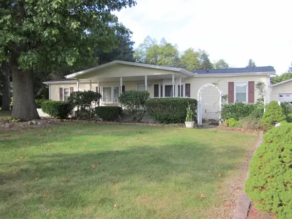 80660 42nd, Decatur, MI 49045