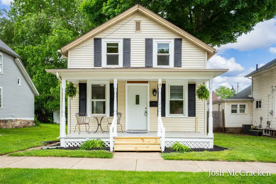 120 S Jackson, Ionia, MI 48846 - Image #2