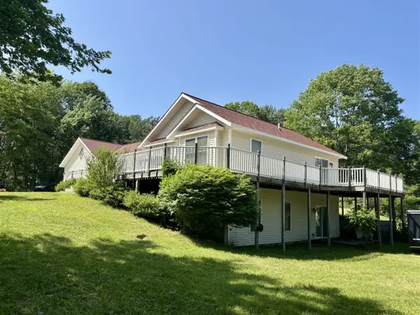 5094 Samerdar, Onekama, MI 49675