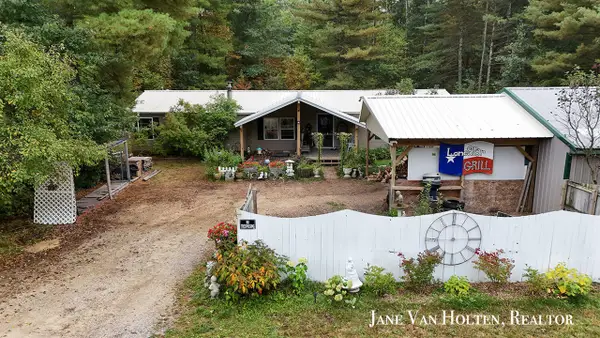 20449 W Gates, Howard City, MI 49329