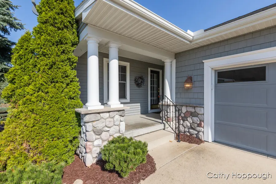 5162 Hawk Hollow, Bath, MI 48808 - Image #2