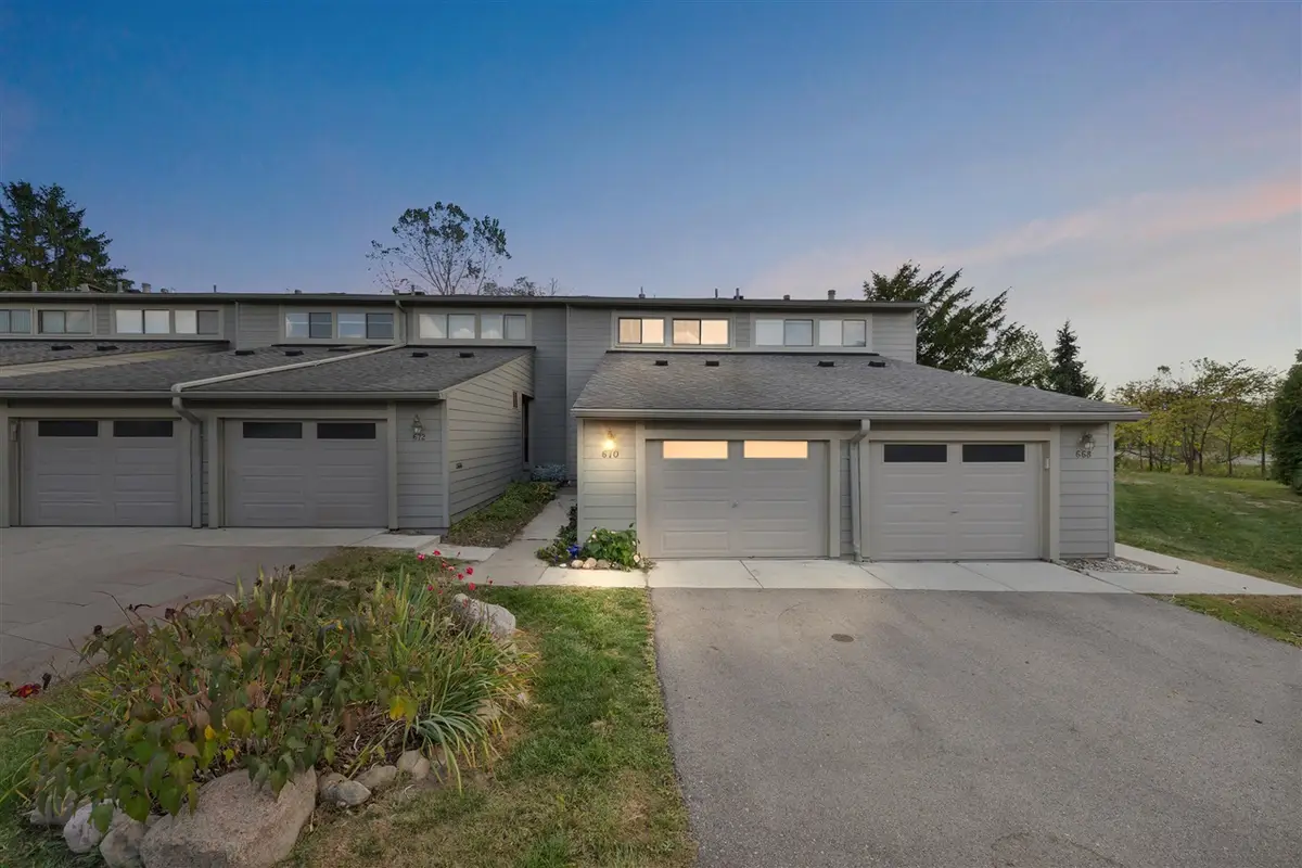 670 Peninsula, Ann Arbor, MI 48105 - Image #1