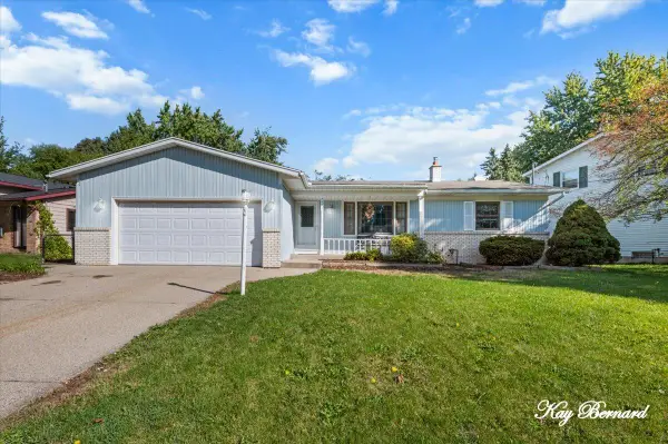 2067 Fawnwood, Kentwood, MI 49508