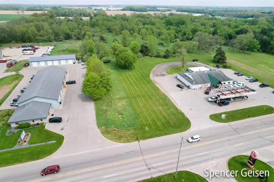 6325 S Greenville, Greenville, MI 48838 - Image #2